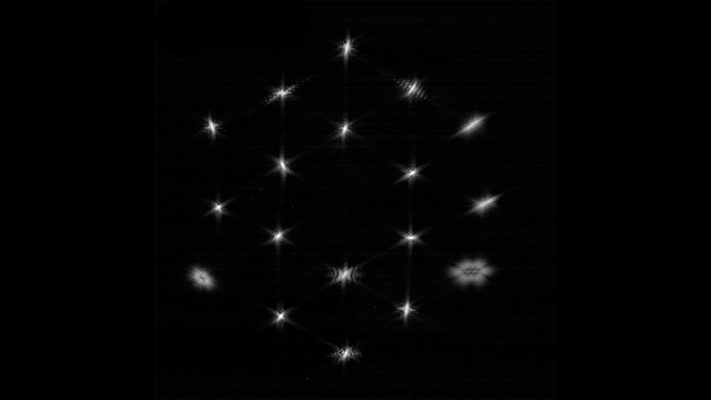Wyrównanie teleskopu Webba Umożliwia pokazanie jednej gwiazdy na obrazie