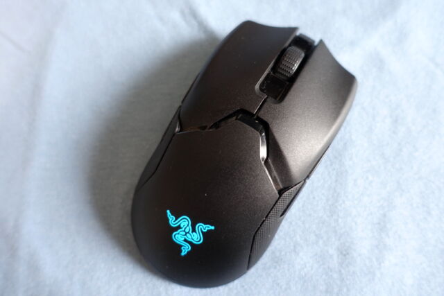 Razer Viper Ultimate to lekka i responsywna mysz do gier.