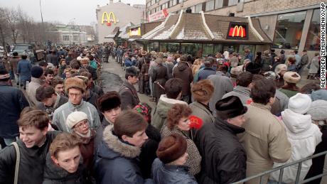 McDonald's zmienił Rosję… Teraz opuszcza kraj
