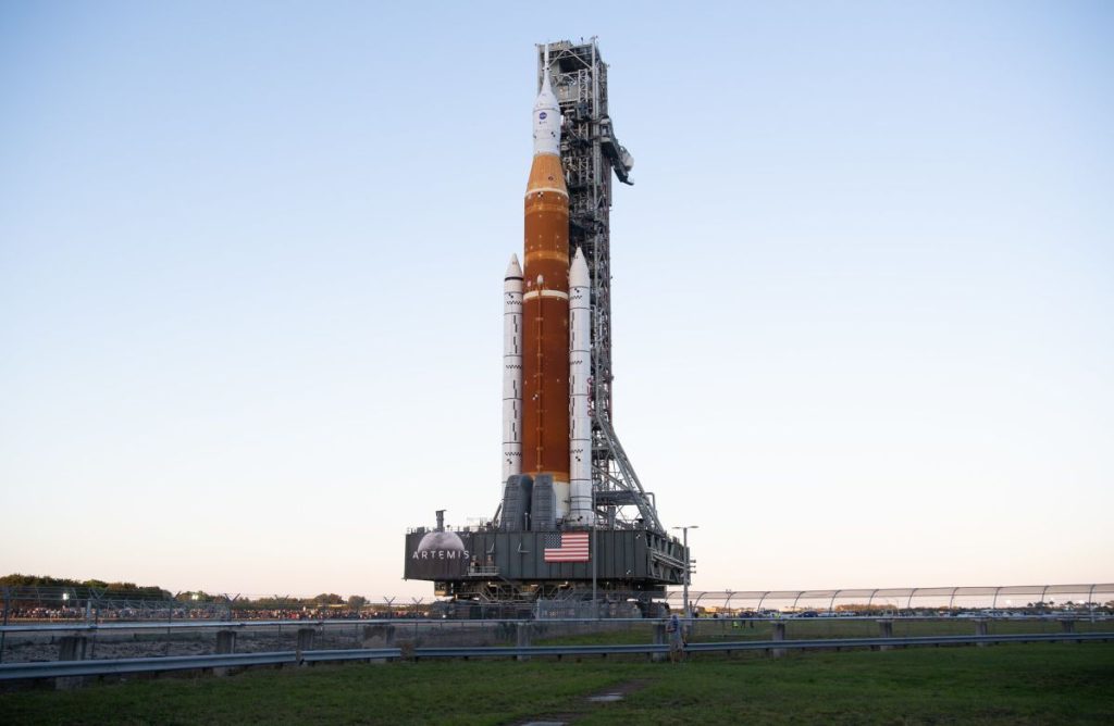 Rakieta NASA w nowiu, najpotężniejsza rakieta w historii, startuje po raz pierwszy