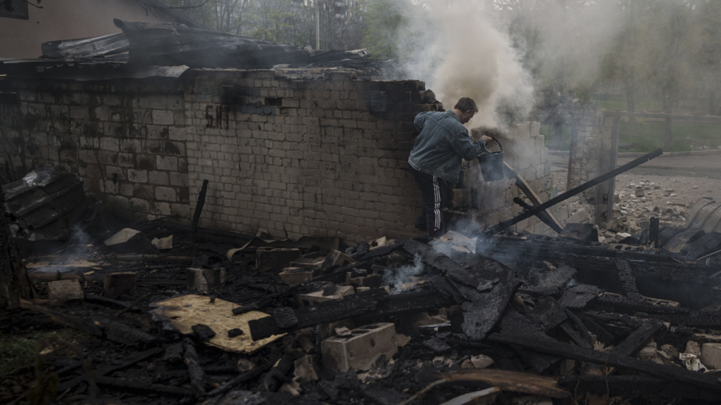 Rosja izoluje okupowane tereny, strzela do pracowników pomocy, a Ukraina kontynuuje ewakuacje