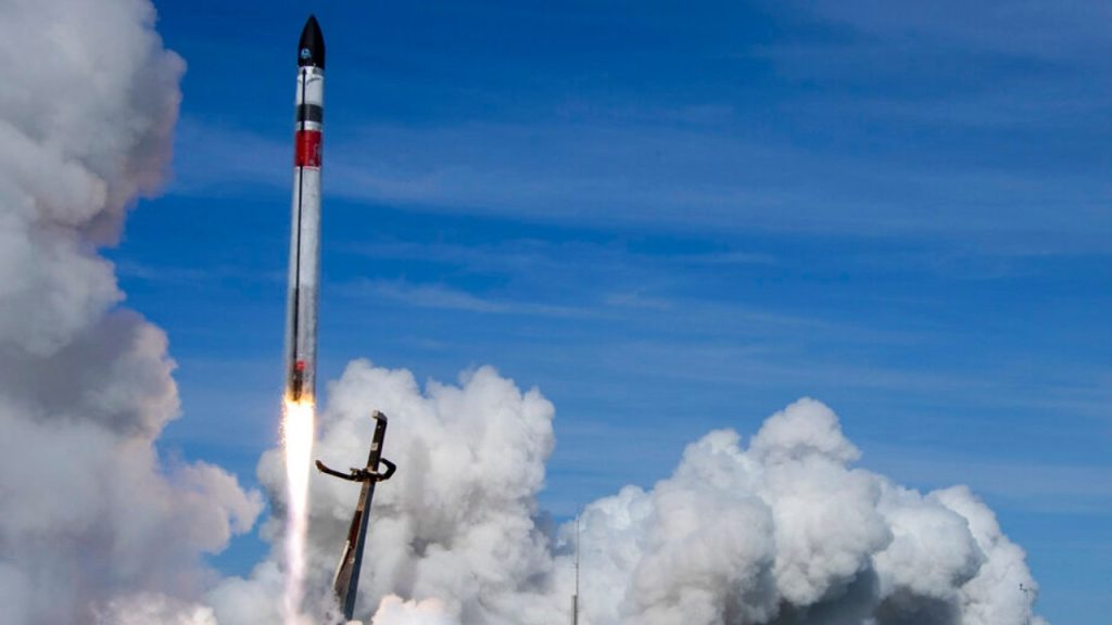 Rocket Lab rejestruje upadek dopalacza helikoptera, zanim się rozbije