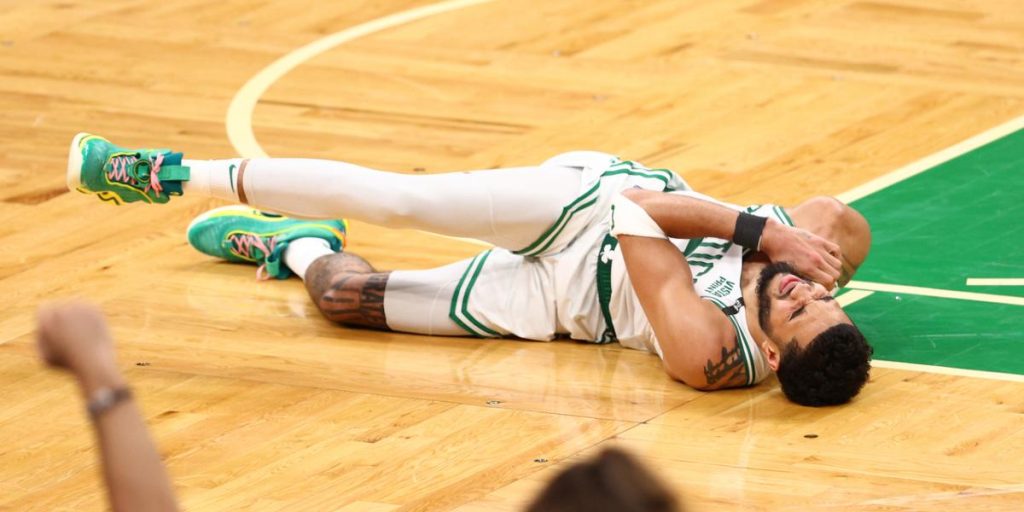 Jason Tatum z Celtics wyjaśnia swoją kontuzję barku w trzecim meczu