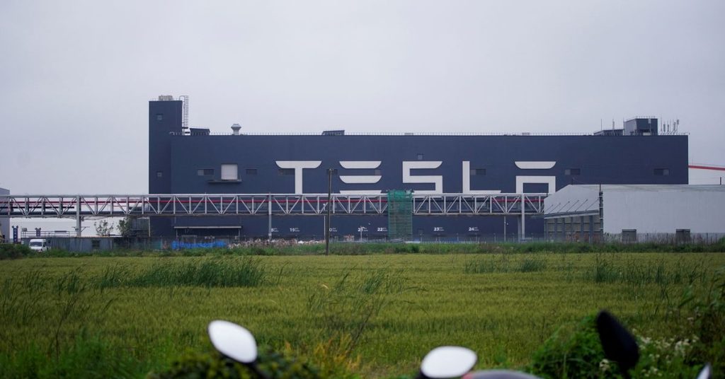 Tesla eksportuje pierwsze samochody z Szanghaju od czasu ponownego otwarcia fabryki