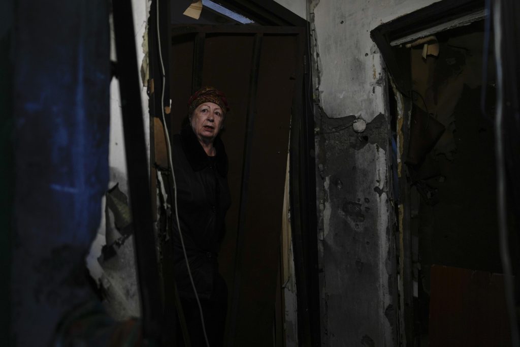 Ukraina: w piwnicy pod gruzami Mariupola znaleziono 200 ciał