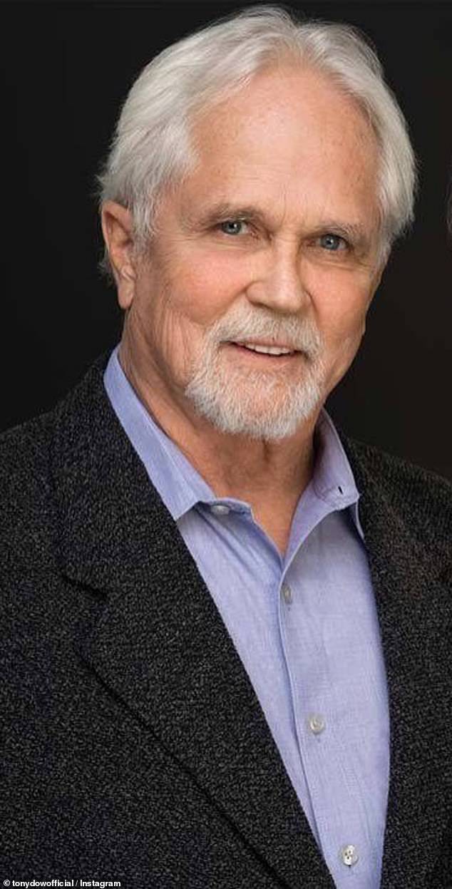 Najnowsze: 77-letni aktor Beaver Tony Dow powiedział w czwartek, że zdiagnozowano u niego raka.  Aktor został nakręcony w 2018 roku w Connecticut