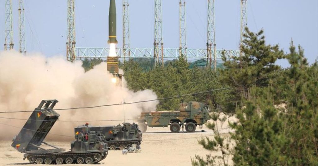 Korea Południowa i Stany Zjednoczone wystrzeliwują osiem pocisków w odpowiedzi na testy rakietowe Korei Północnej