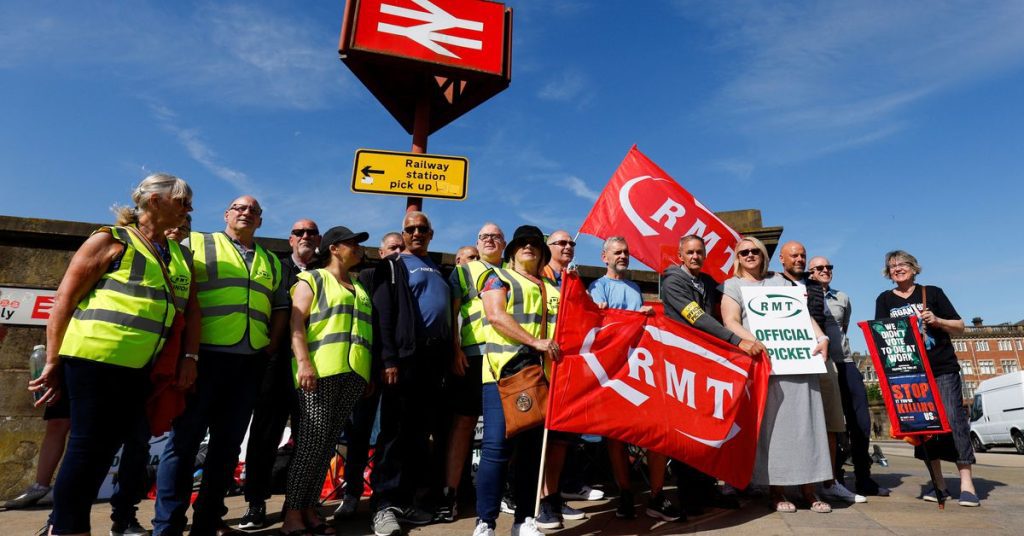 Największy strajk kolejowy od 30 lat zatrzymuje Wielką Brytanię