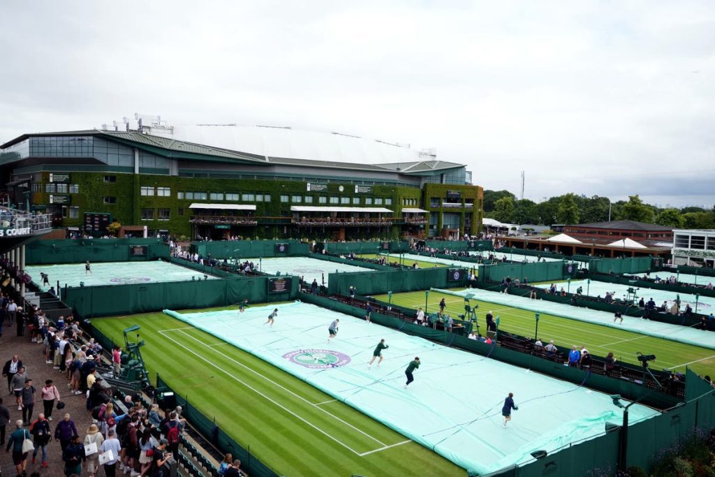 Wimbledon 2022 NA ŻYWO: Emma Raducano, Andy Murray i Novak Djokovic, gdy zaczynają się opóźnienia deszczu