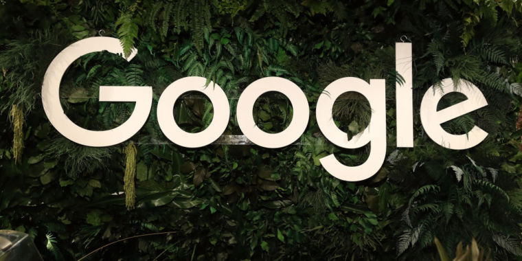 Google traci dwóch dyrektorów: jednego ds. wiadomości i obszaru roboczego, a drugiego ds. płatności