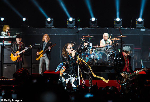 Legendarne: Z ponad 150 milionami płyt na całym świecie, w tym 85 milionami w Stanach Zjednoczonych, Aerosmith jest najlepiej sprzedającym się amerykańskim zespołem rockowym wszechczasów.