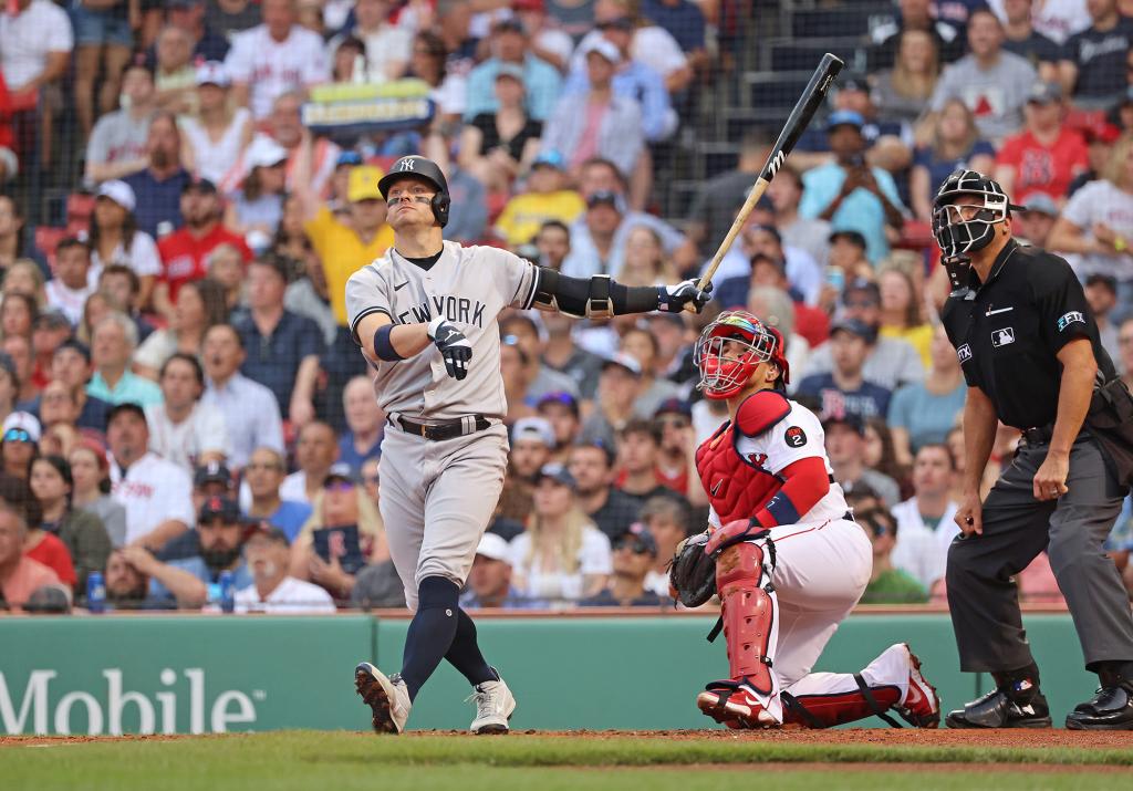 Yankees pokonali Red Sox, aby otworzyć 15,5 gier w AL East