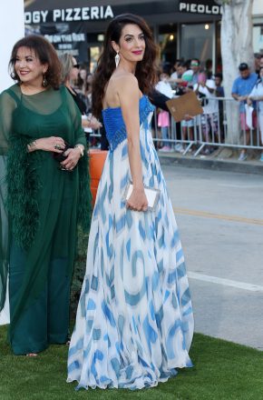 Premiera „Suburbicon” Amala Clooneya, przyloty, Los Angeles, USA – 22 października 2017 r. BILL BLASS (2007) nosi te same ubrania co CATWALK *608315f