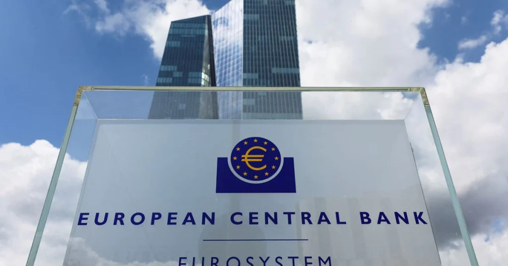 Europejski Bank Centralny podnosi stopy procentowe bardziej niż oczekiwano, aby walczyć z hiperinflacją