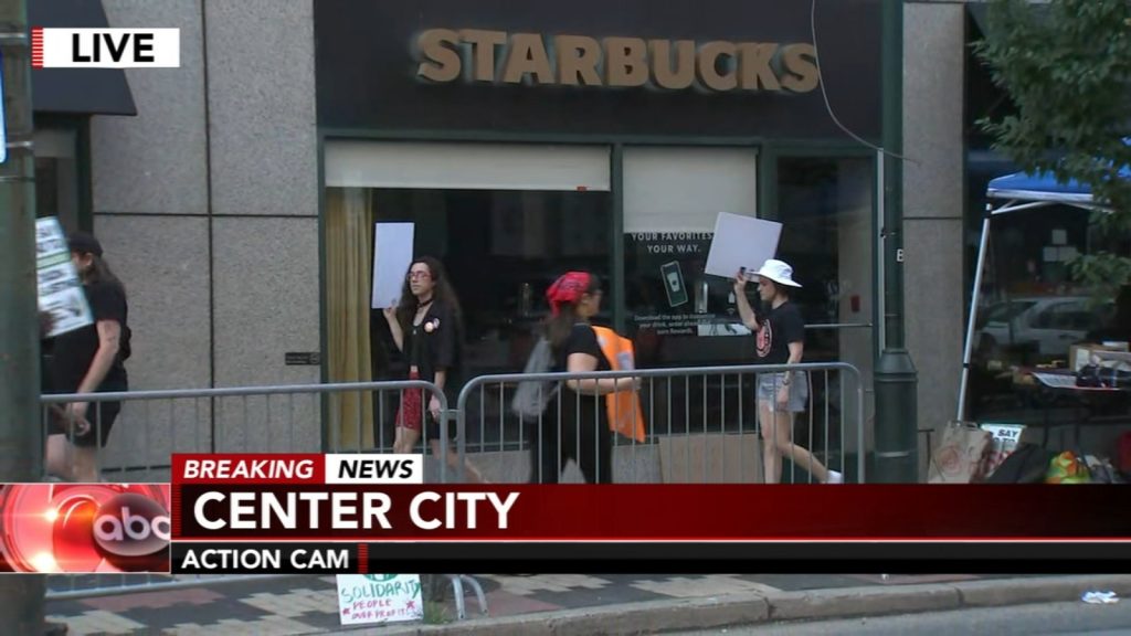 Starbucks Strike: Pracownicy sklepu Center City w Filadelfii odmawiają jego otwarcia
