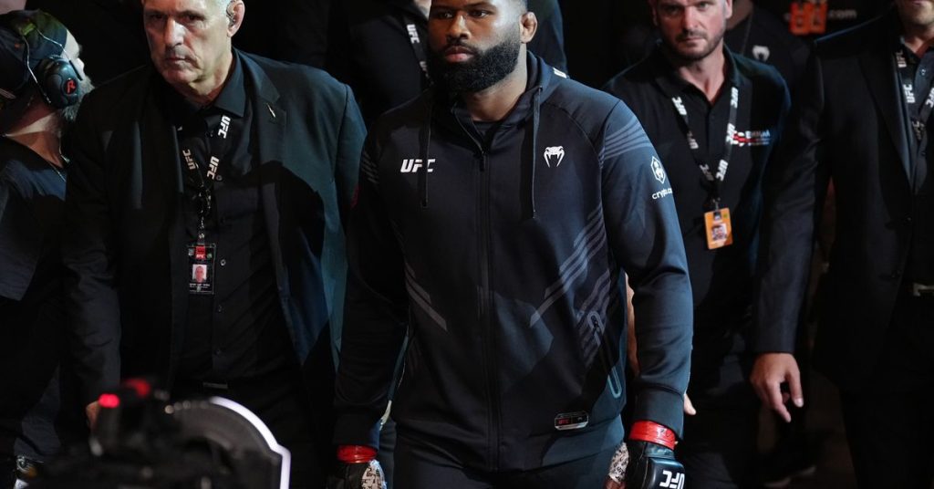 „Nie ryzykuję swojego rankingu” – Curtis Blades nie dorówna Tomowi Aspinalowi po kontuzji przez TKO na UFC Londyn