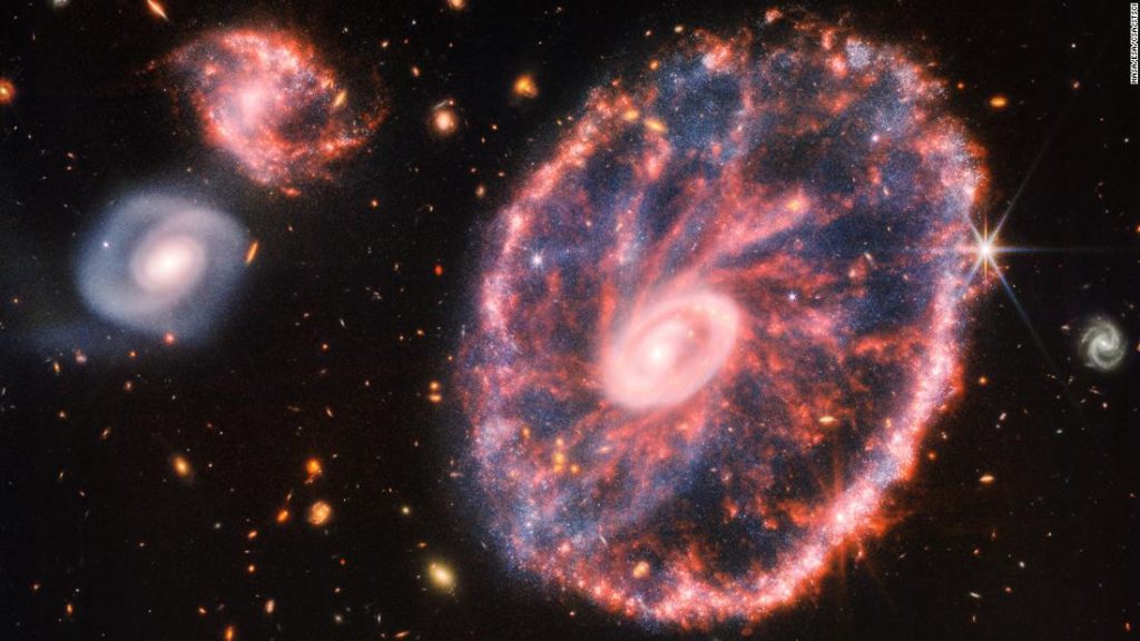 Obraz z teleskopu Webba ukazujący galaktykę z kołem Cartwella