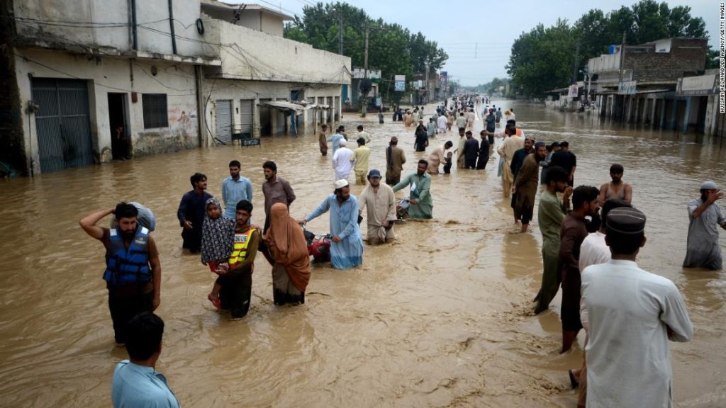 Powodzie w Pakistanie: setki dzieci zabitych na 1000