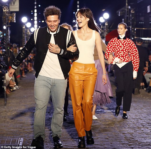 Brooklyn Beckham i żona Nicola Peltz szturmują razem wybieg w NYFW Vogue World