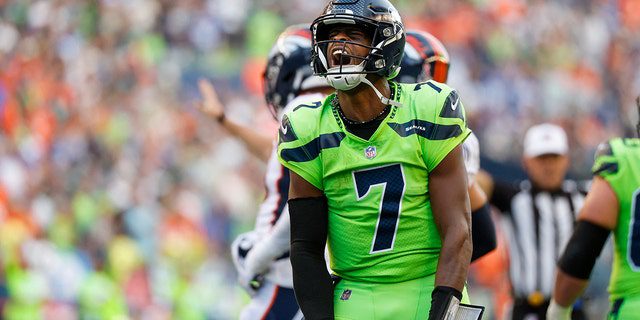 Rozgrywający Seattle Seahawks Geno Smith podczas meczu Denver Broncos, 12 września 2022 r.