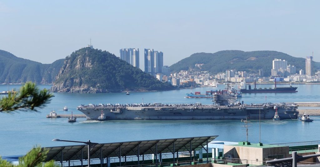 Amerykański lotniskowiec przybywa do Korei Południowej jako ostrzeżenie dla Korei Północnej