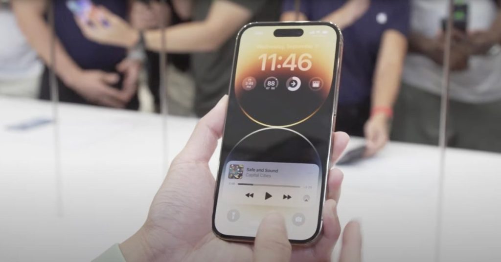 Praktyczne podejście do iPhone’a 14 Pro: nowe kolory, dynamiczna wyspa w akcji i nie tylko [Videos]