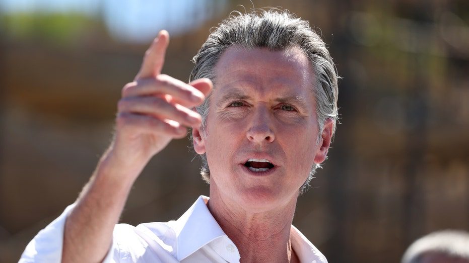 Gubernator Gavin Newsom