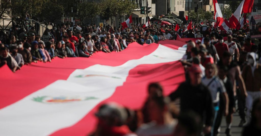 Tysiące gromadzą się w Peru, domagając się dymisji lewicowego prezydenta Castillo