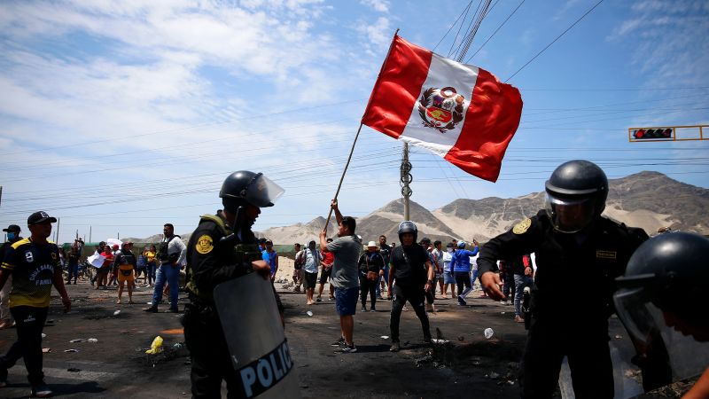 W obliczu rosnącego gniewu opinii publicznej peruwiańscy prawodawcy odrzucają reformę potrzebną do przeprowadzenia przedterminowych wyborów